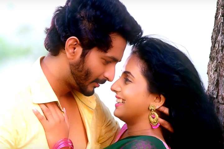 Daah: Ek Marmasparshi Katha