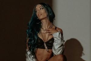 Sasha Banks Reveals CBD Helped Her Stop Drinking And Taking Painkillers