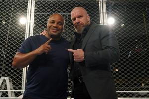 Daniel Cormier Comments On Fight Pit Match At WWE 2022 Extreme Rules, Says He Started Forgetting Things
