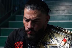 Roman Reigns Laughs Off Failed Lift Of Rey Mysterio At WWE Live Event