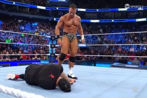 WWE SmackDown 10/27: LA Knight vs. Jimmy Uso Match Result; LA Knight Lays Out On Roman Reigns