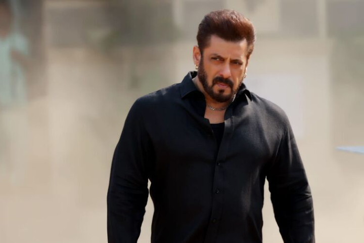 Superstar Salman Khan To Headline Maharshi Director Vamshi Paidipally's Family Action Drama?