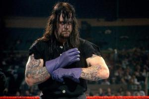 Ha! Tell Me When You’re Ready For A REAL Rematch, The Undertaker Asks Bollywood Actor Akshay Kumar For A Real Match