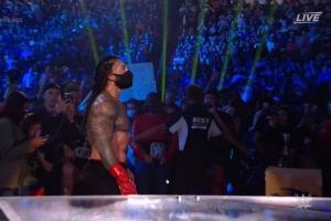 Video: Roman Reigns Puts On Mask To Fight In The Crowd At Extreme Rules