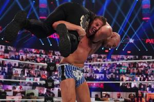 Top 10 WWE Moves Of Riddle