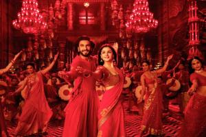 Karan Johar's 'Rocky Aur Rani Kii Prem Kahaani' Non-Theatrical Rights Attracts 160 Crores?