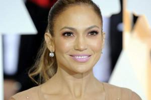 Jennifer Lopez ditched hair extensions for natural look
