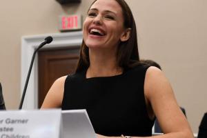 Jennifer Garner finds it hard to get parents to stay at home