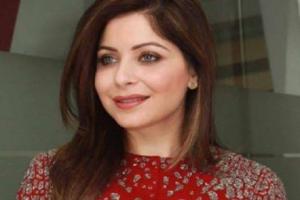 Kanika Kapoor elicits mixed reactions from B-Town