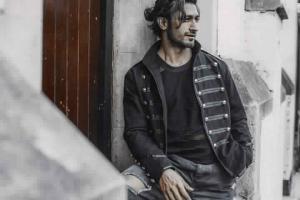 Vidyut Jammwal uses ancient martial art to light and put out his candles!