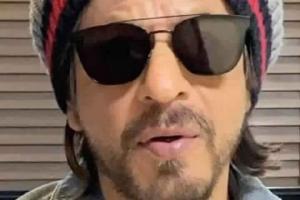 SRK claims he is not a superstar but a king