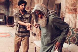 Ayushmann Khurrana pens a heart-touching note for Amitabh Bachchan