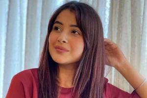 'The Virus Is Still Out There', Shehnaaz Gill Requests Fans To Wear Mask And Maintain Social Distance
