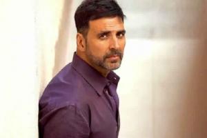 Team Bell Bottom Presents A Unique Gift To Akshay Kumar On His Birthday