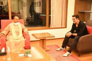 Bollywood Superstar Akshay Kumar Meets Uttar Pradesh Chief Minister Yogi Adityanath in Mumbai