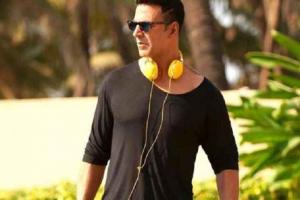 Akshay Kumar To Replace Kartik Aaryan From Dostana 2 On Karan Johar's Request?