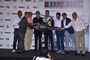 Akshay Kumar's Bell Bottom Looks For Smooth Nationwide Release As Theaters In Maharashtra Expected To Reopen Soon