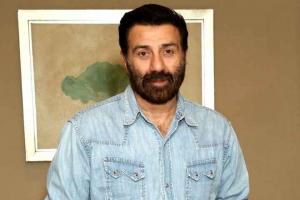 Sunny Deol To Team Up With R Balki Again For A Family Drama, Co-Starring Revathi And Shruti Haasan!
