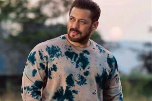 On birthday-eve, Salman Khan bitten by non-poisonous snake; is fine