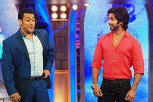 'Bigg Boss 15': Salman Khan, Shahid Kapoor dance together; Karan proposes to Tejasswi on 'Weekend Ka Vaar'