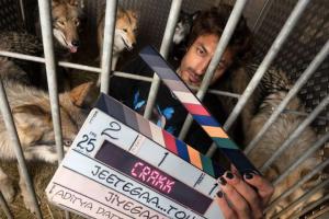 Action Icon Vidyut Jammwal Reunites With 'Commando 3' Director For Extreme Sports Action Film 'Crakk'